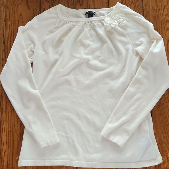 East 5th cream colorlong sleeve flower applique lightweight sweater wome… - Picture 2 of 6